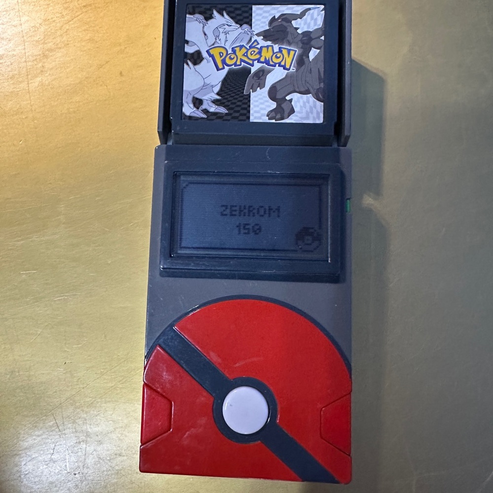 Pokémon Pokedox Electronic Black & White Talking Handheld Game 2011 WORKS! - Picture 2 of 16